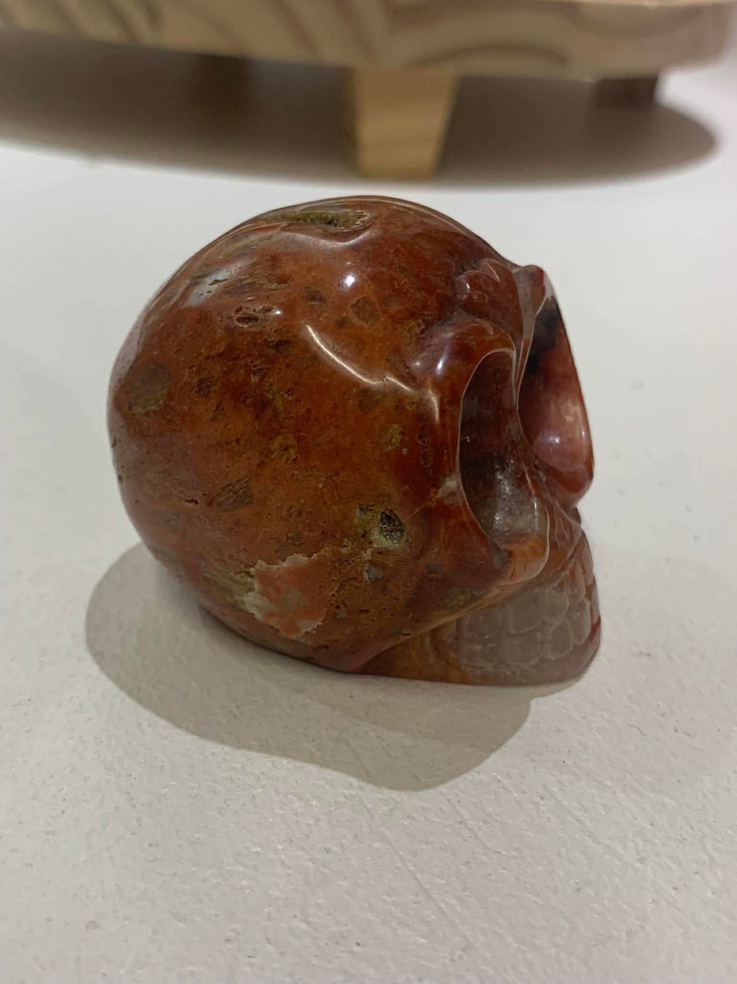 Crâne de cristal en jaspe rouge