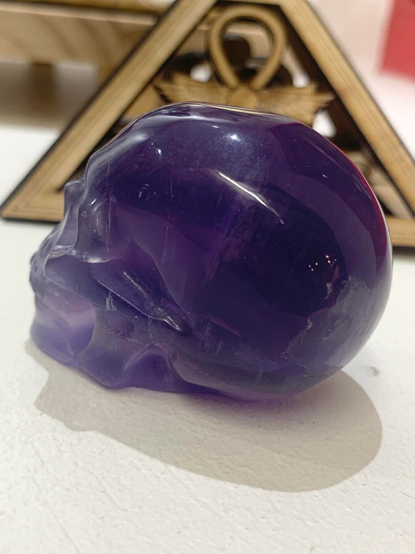 Crâne de cristal en fluorite violette