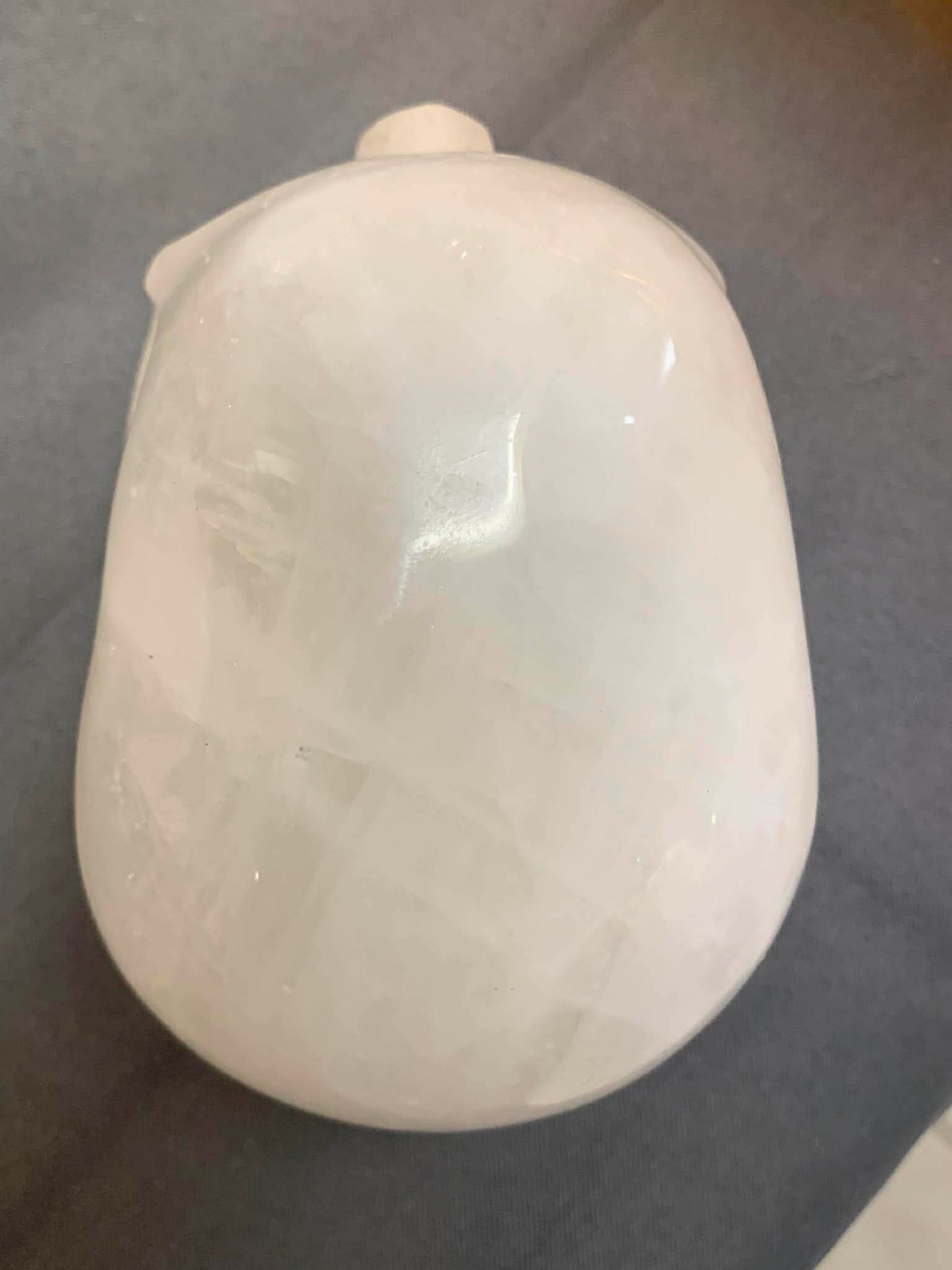 Crâne de cristal en quartz laiteux