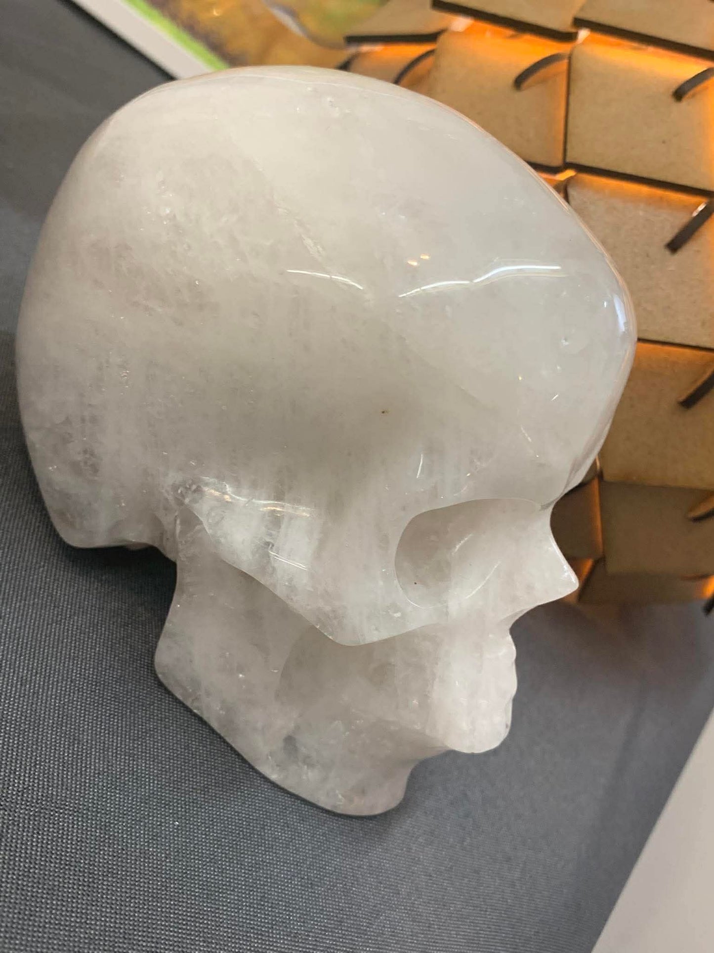 Crâne de cristal en quartz laiteux