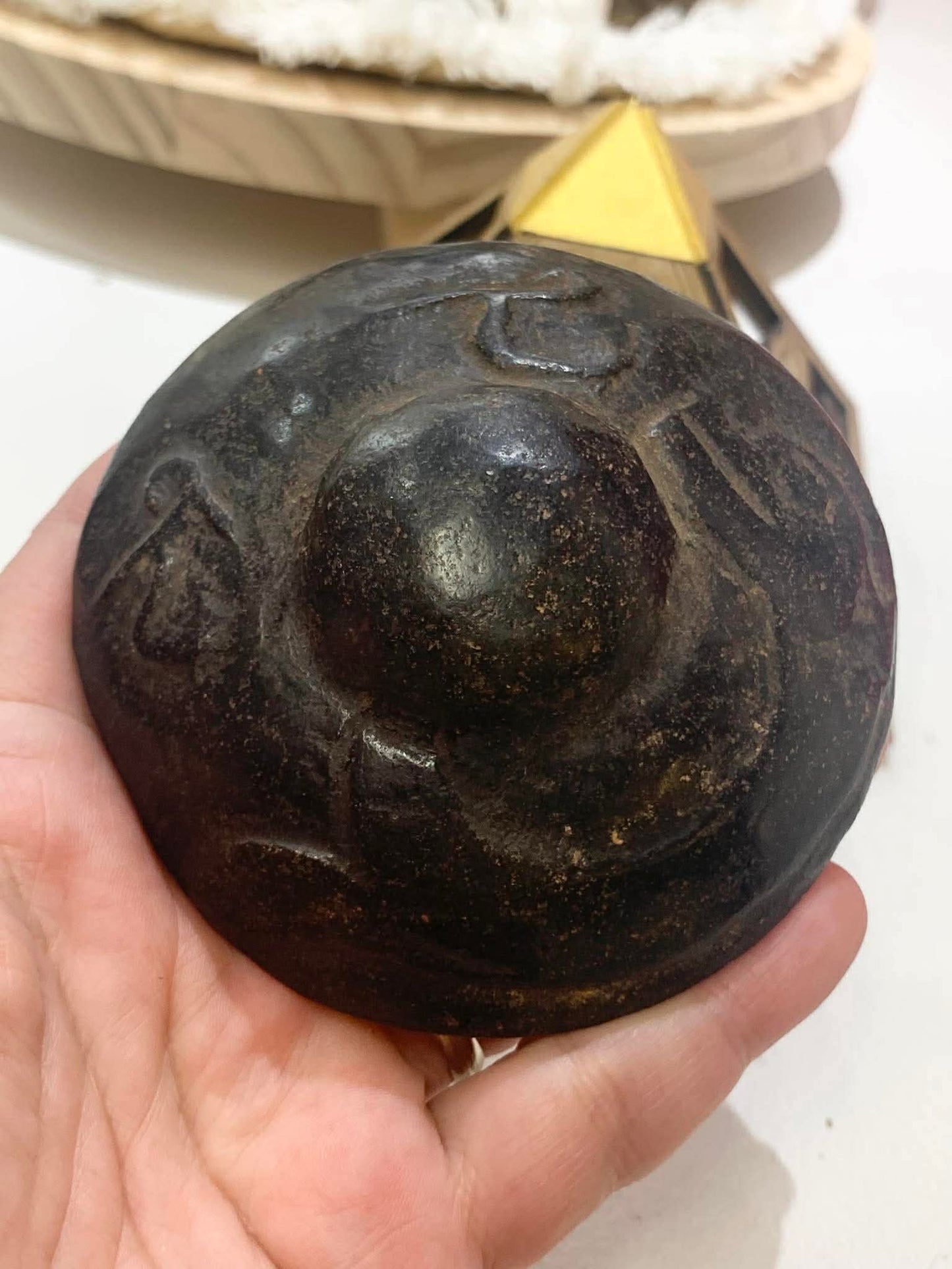 Vaisseau galactique Hongshan en jade ancien