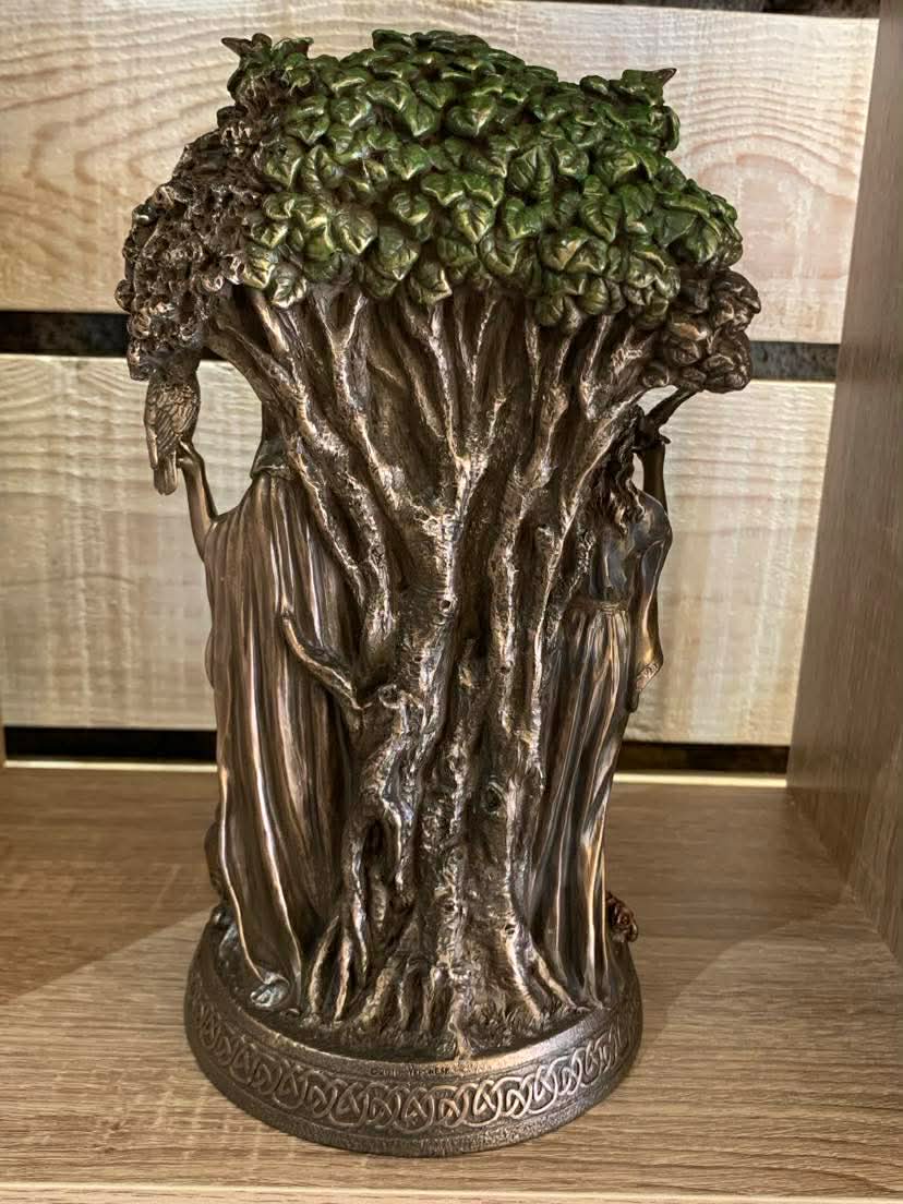 Statue de la triple déesse