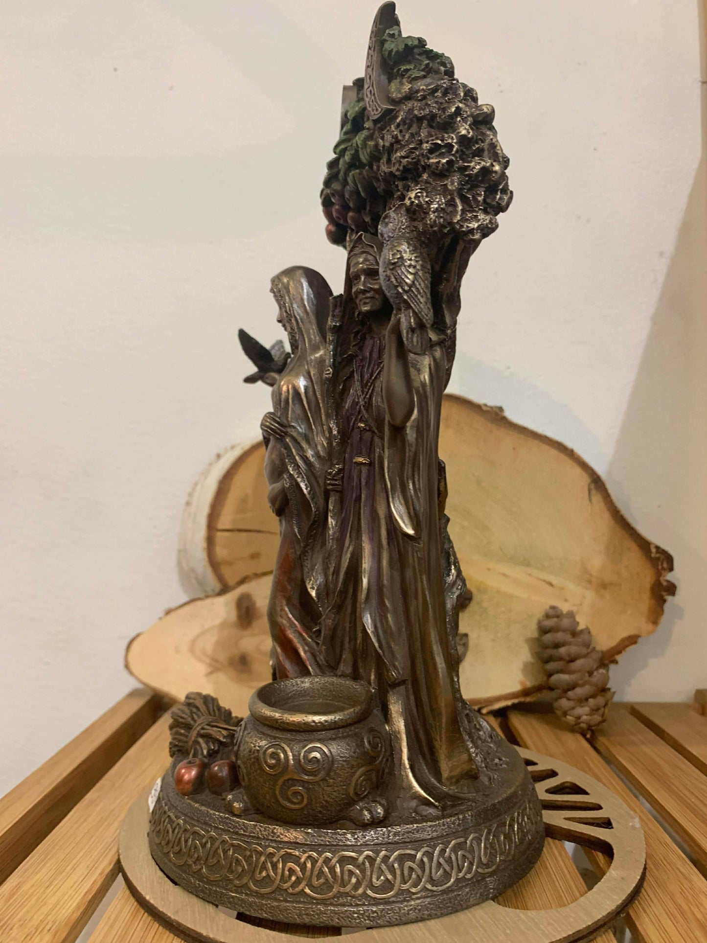 Statue de la triple déesse