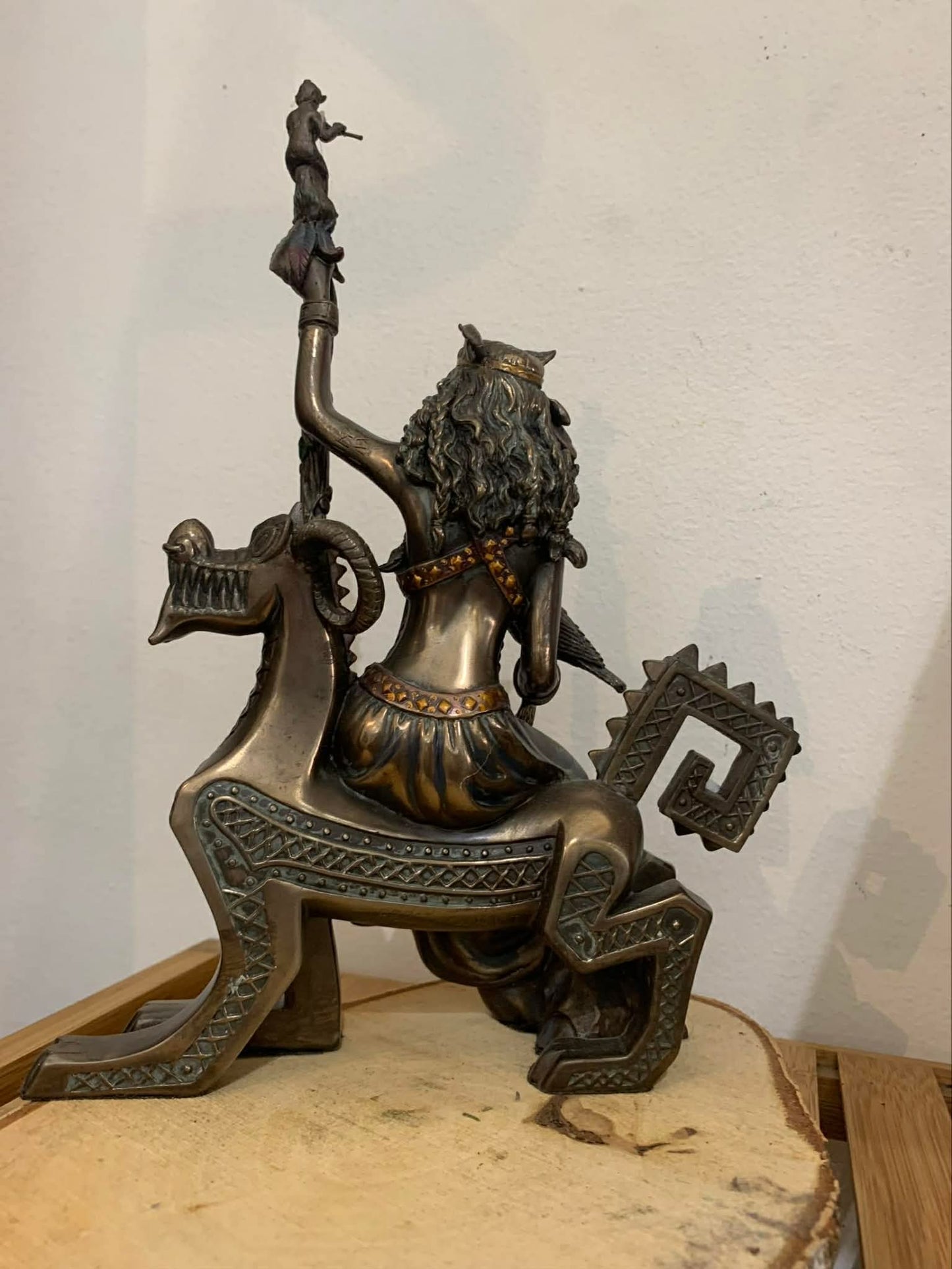 Statue de Frigga / Freyja