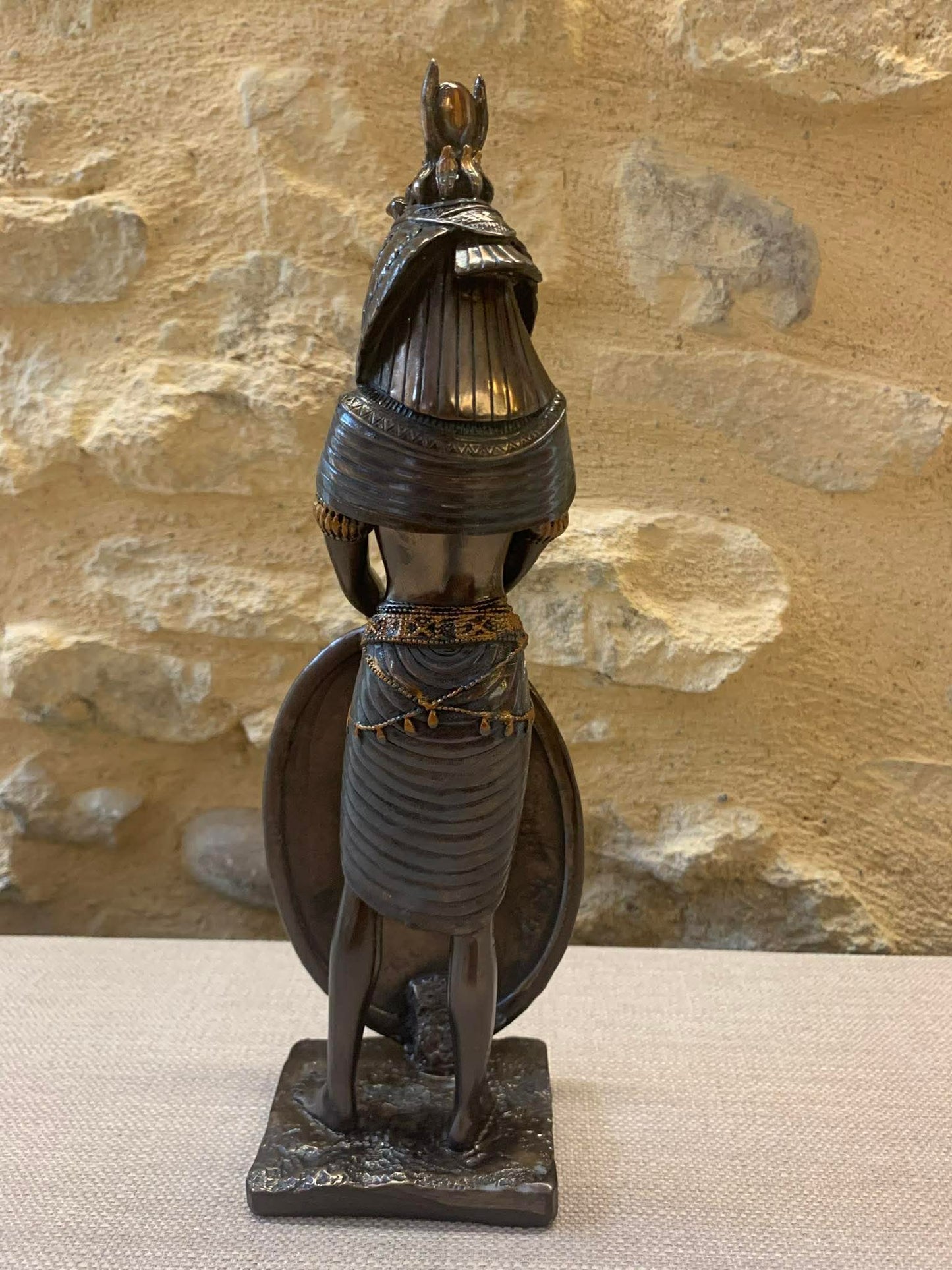 Statue de la déesse Isis