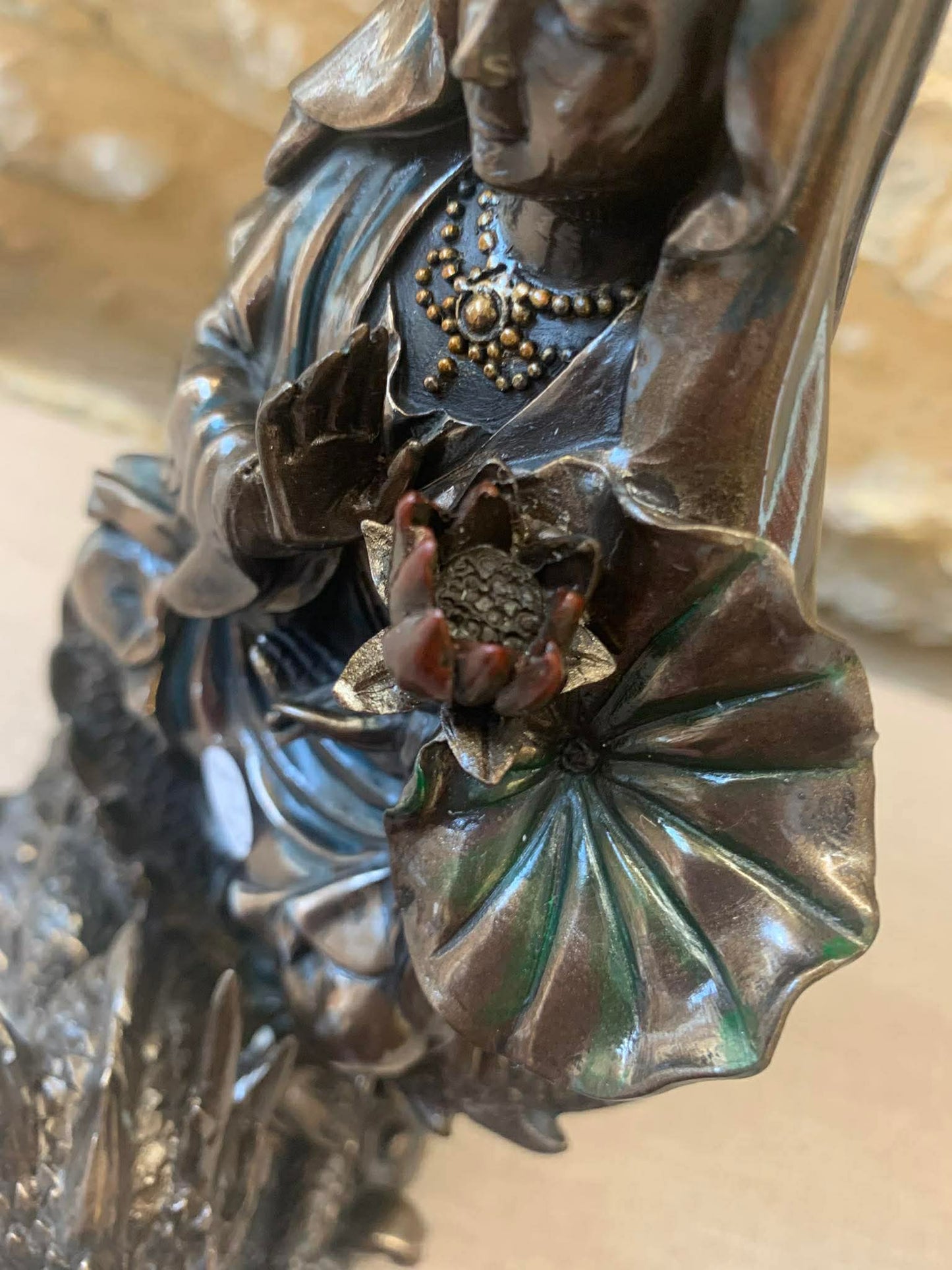 Statue déesse Kuan Yin avec dragon 🐉