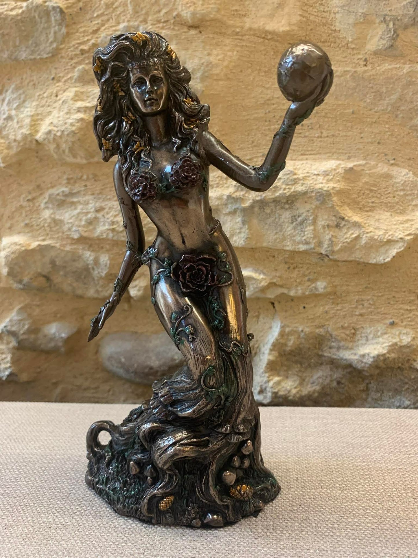 Statue de Gaïa, la Terre Mère 🌎