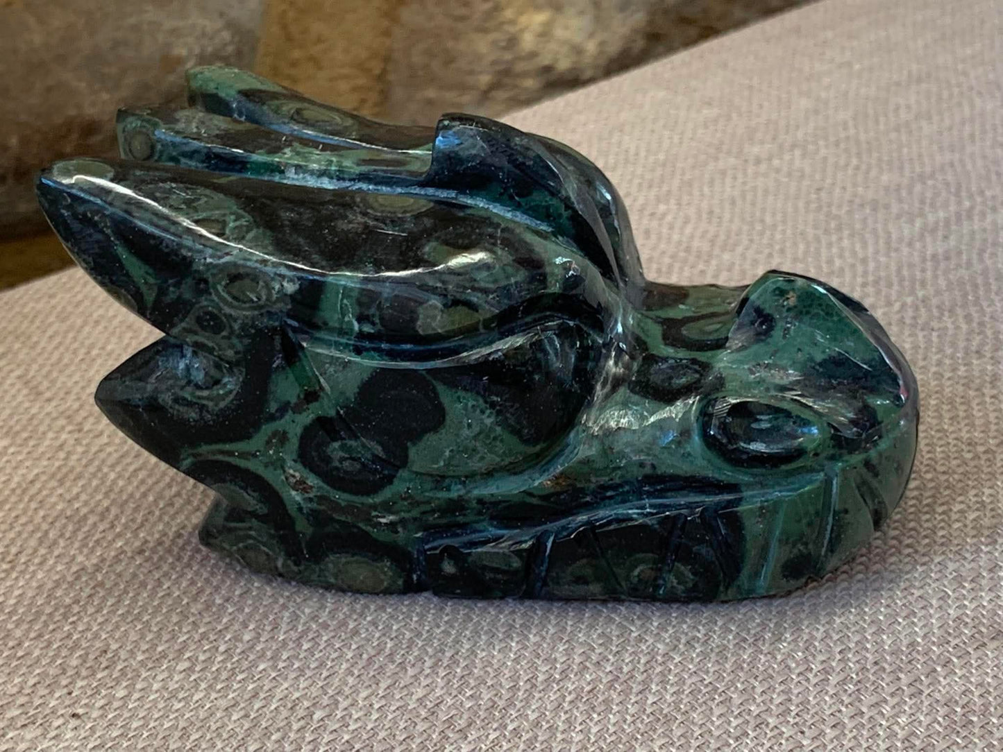 Dragon en jaspe kambaba