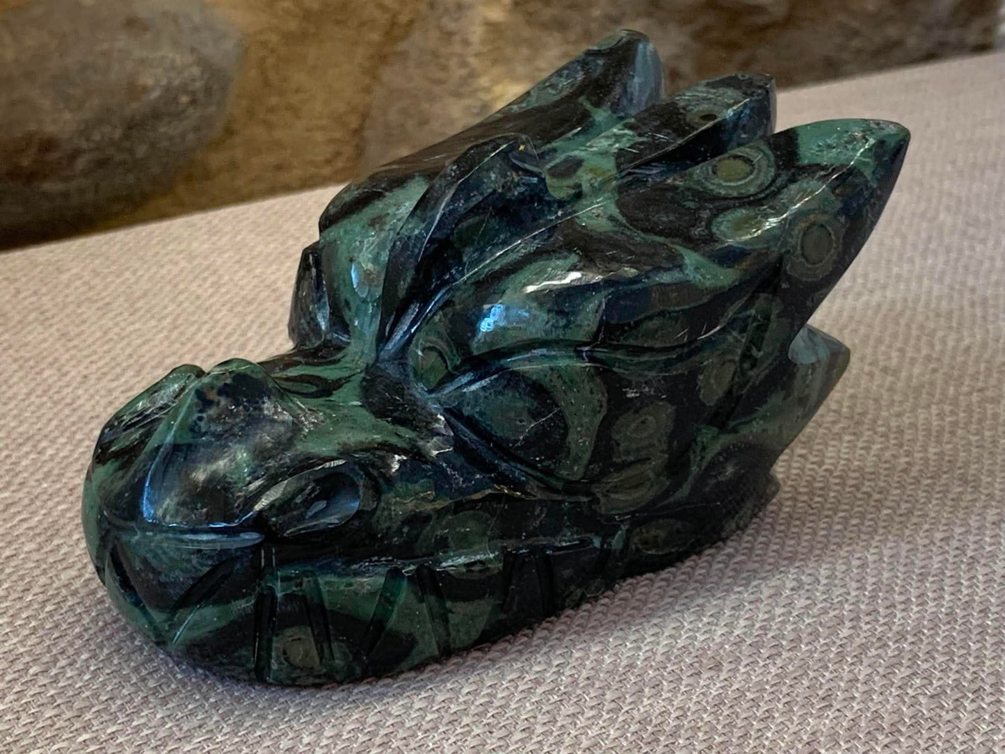 Dragon en jaspe kambaba