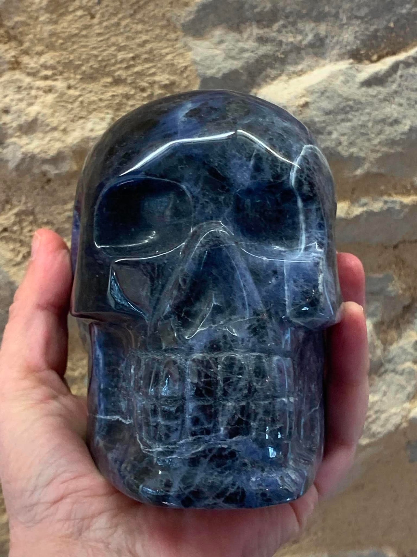 Crâne de cristal en sodalite