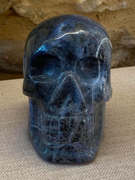 Crâne de cristal en sodalite