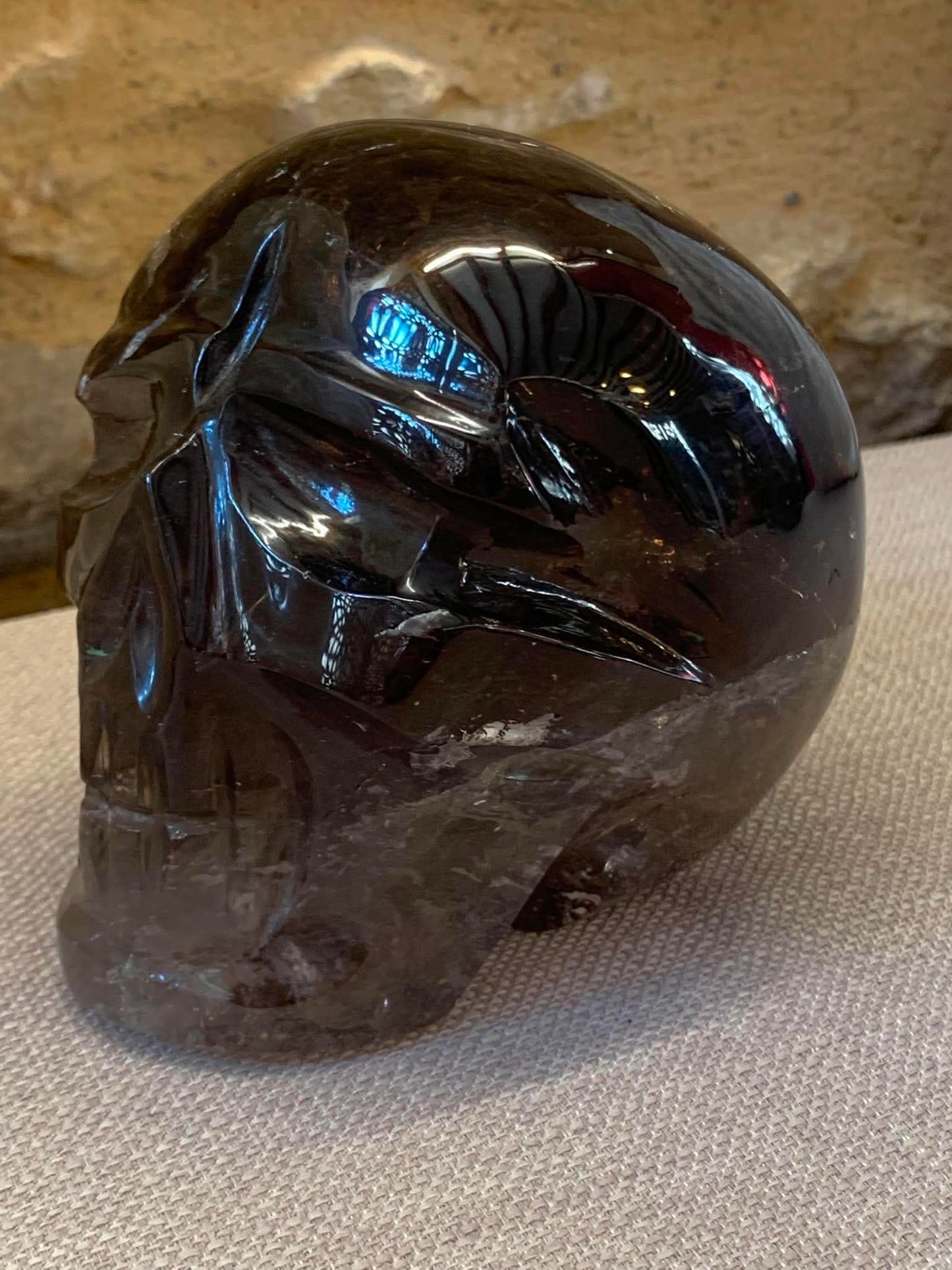 Crâne de cristal en quartz fumé
