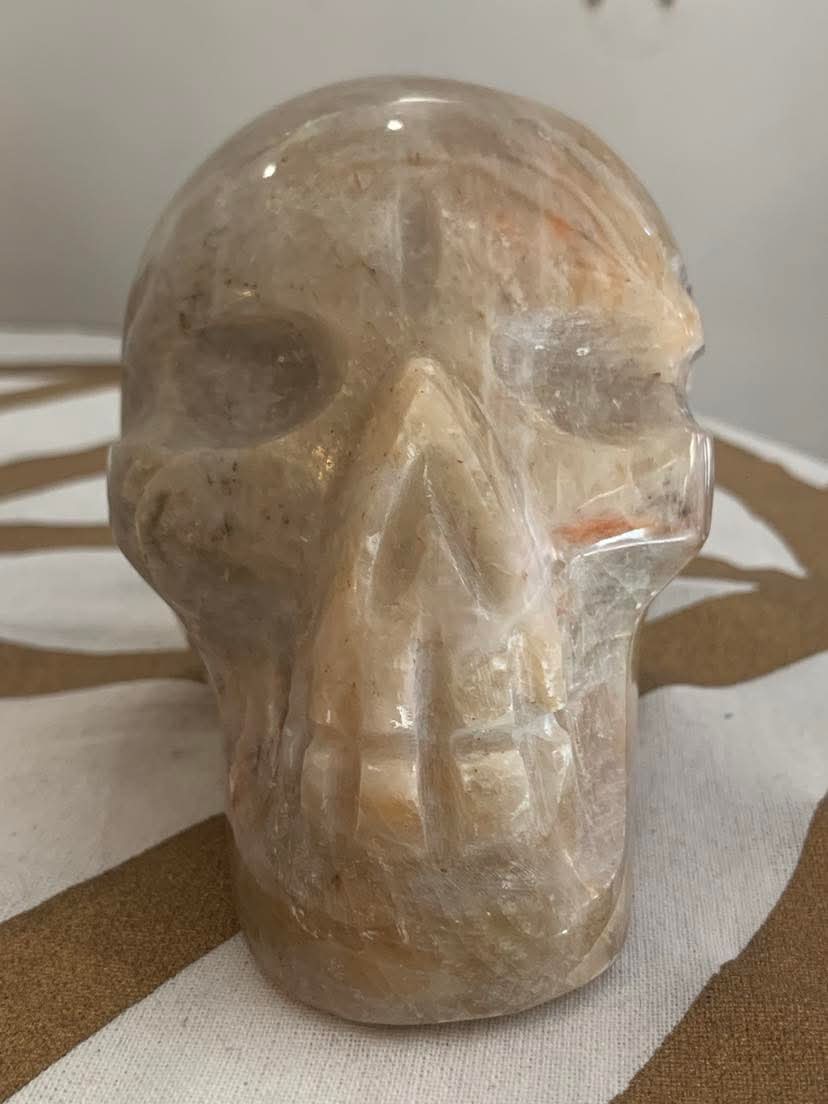 Crâne de cristal en calcite satin