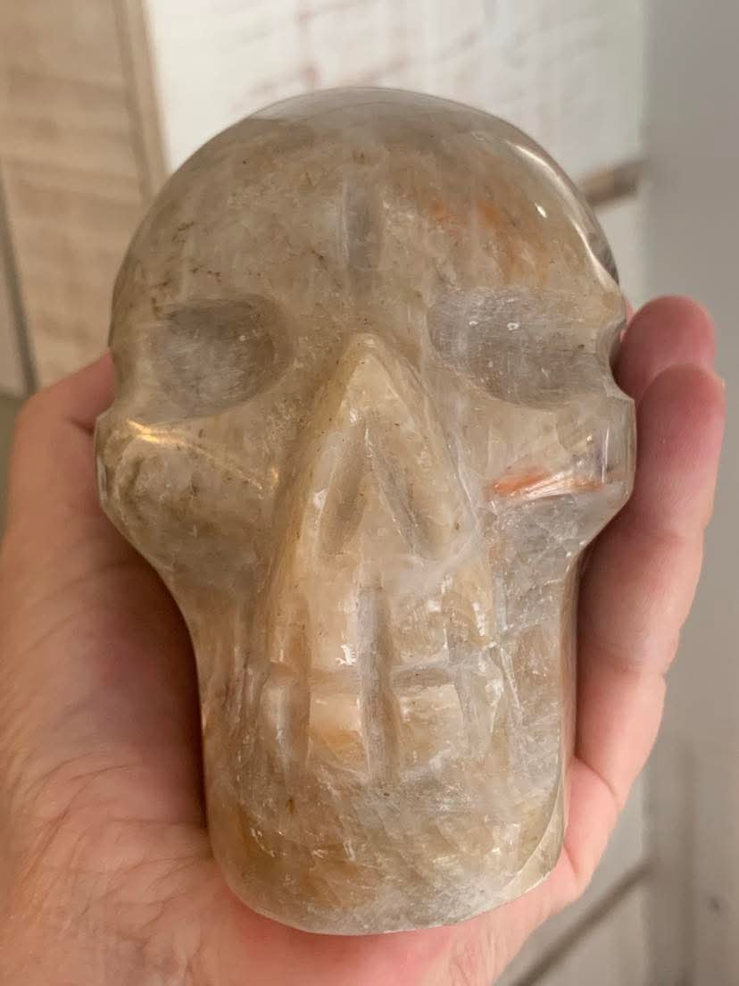 Crâne de cristal en calcite satin