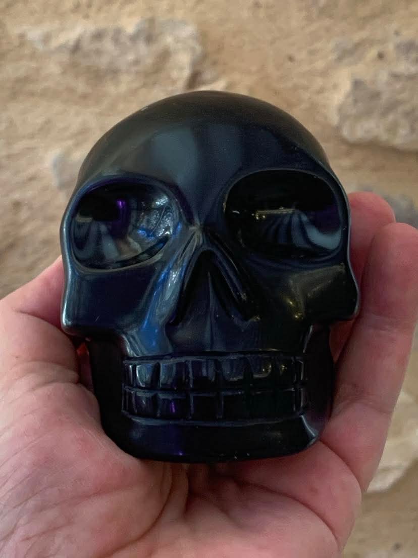Crâne de cristal en obsidienne noire