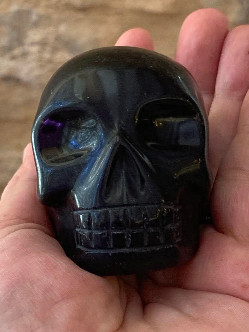 Crâne de cristal en obsidienne noire