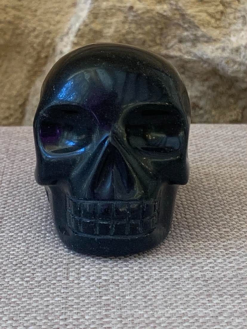 Crâne de cristal en obsidienne noire