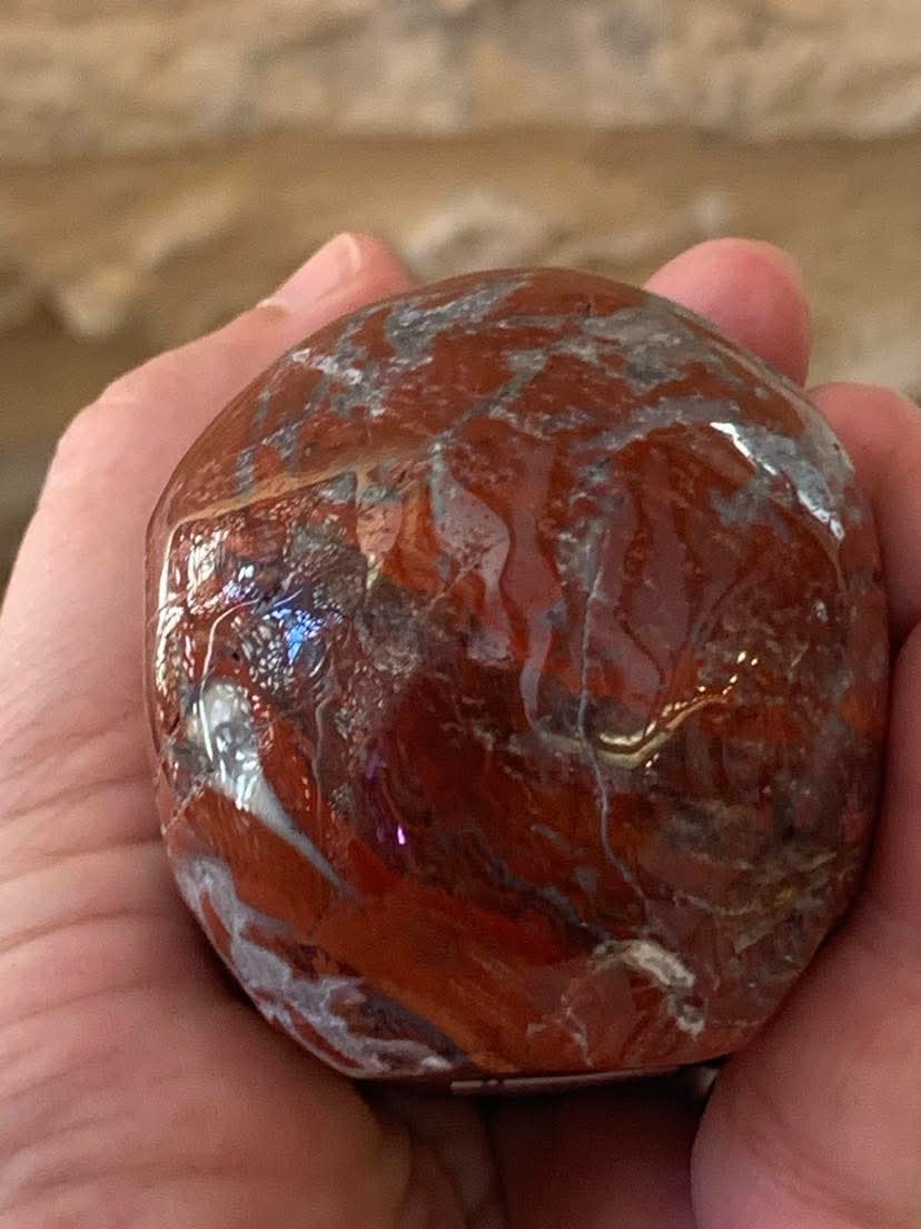 Crâne de cristal en jaspe bréchique