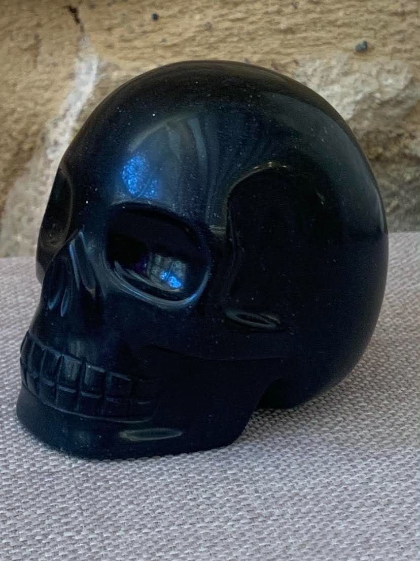 Crâne de cristal en obsidienne noire