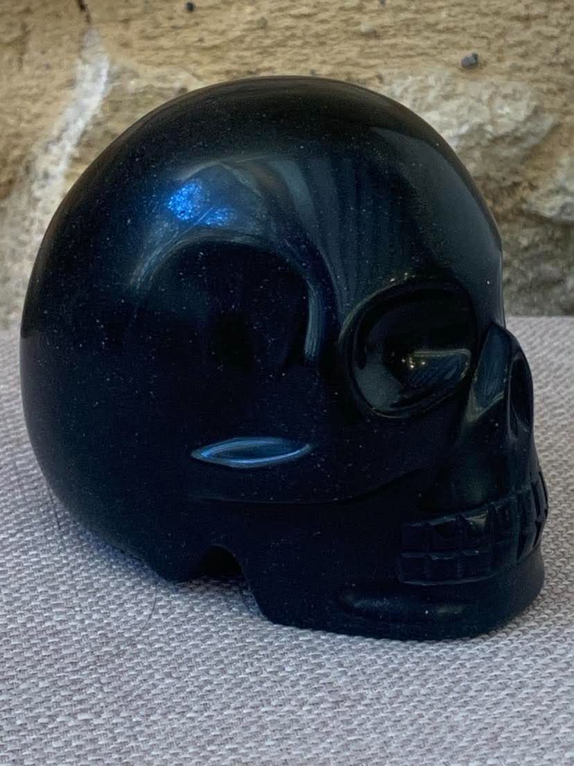 Crâne de cristal en obsidienne noire