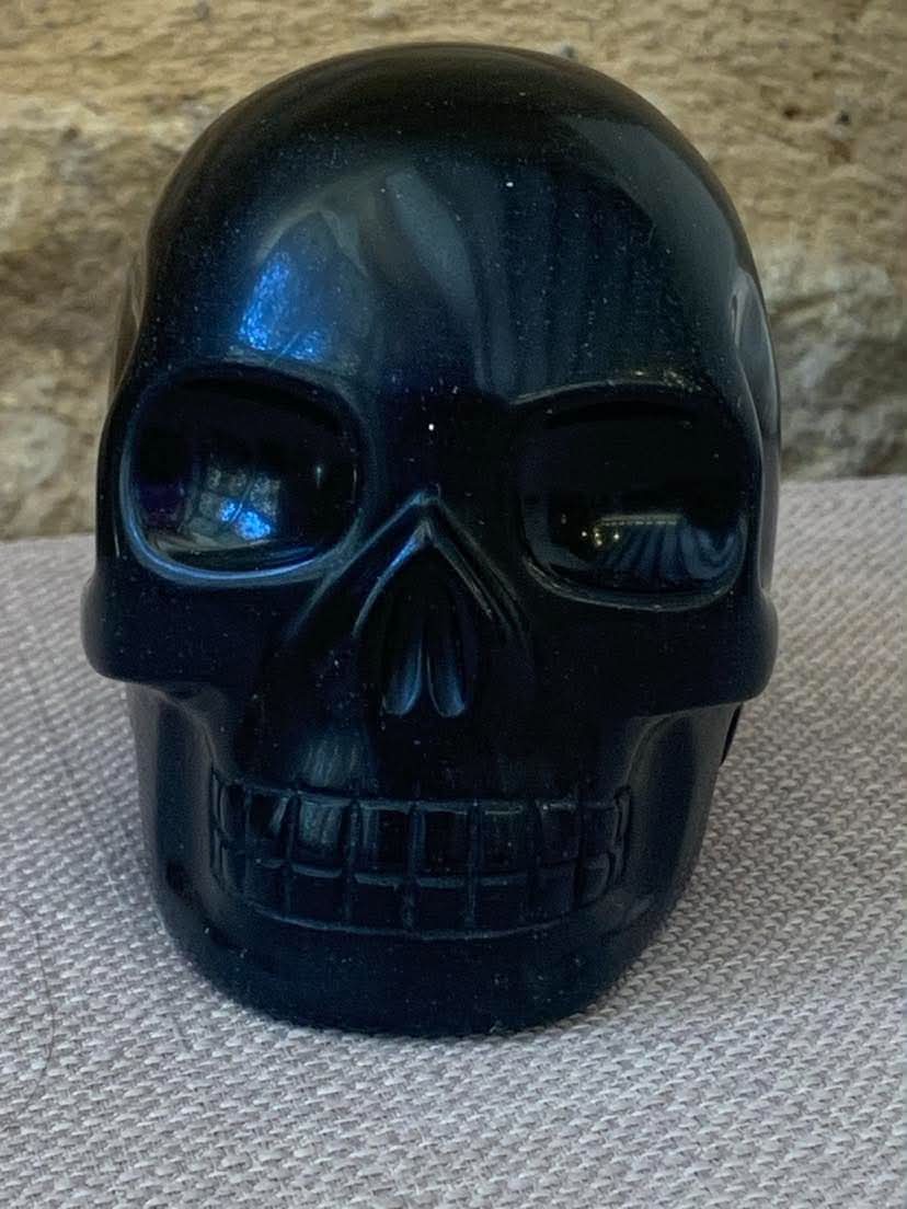 Crâne de cristal en obsidienne noire