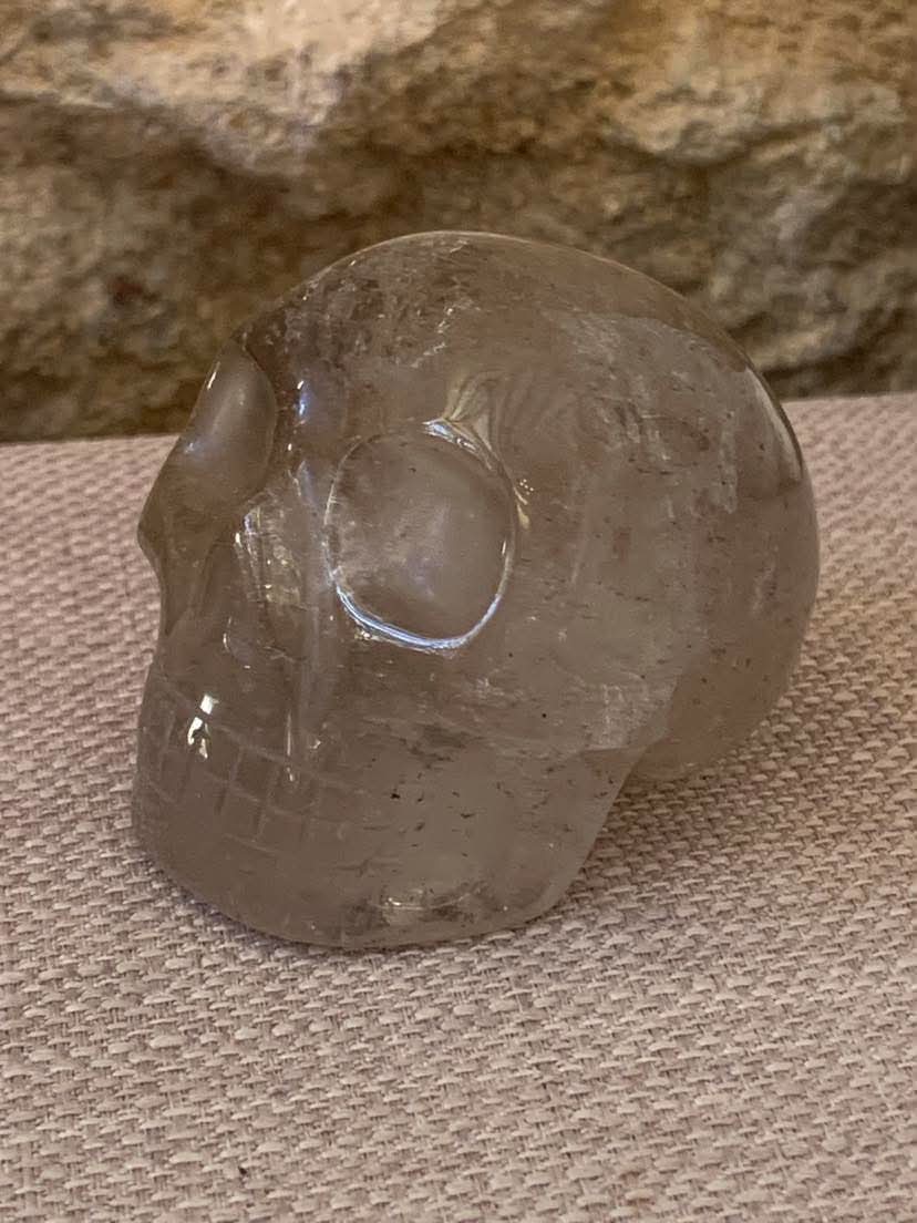Crâne de cristal en quartz fumé