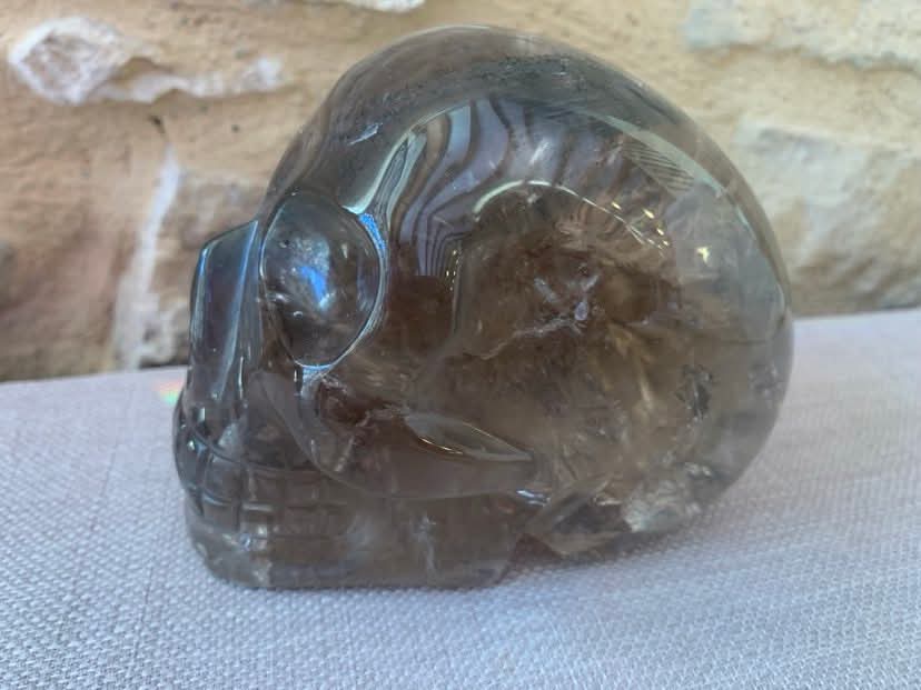 Crâne de cristal en quartz fumé