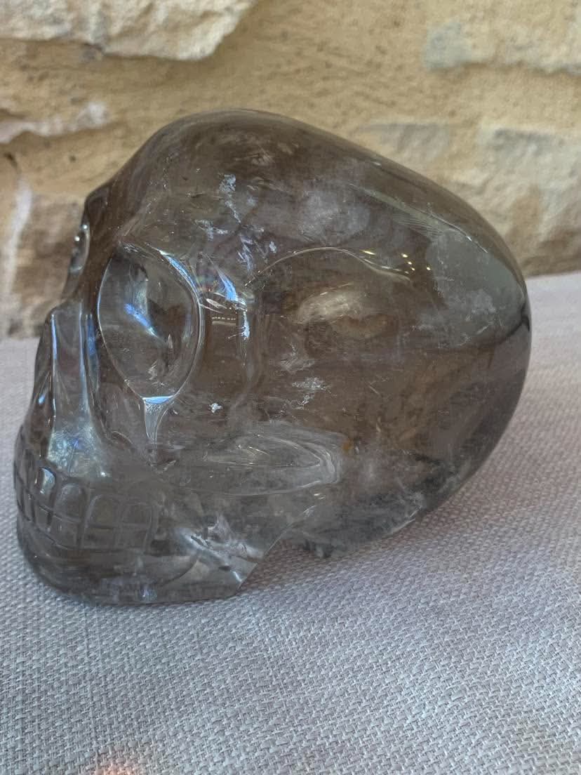 Crâne de cristal en quart fumé