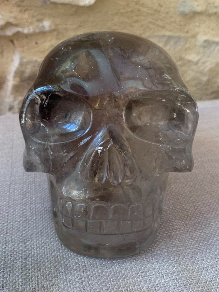 Crâne de cristal en quart fumé