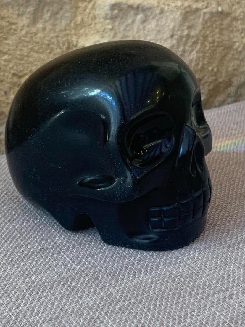 Crâne de cristal en obsidienne noire