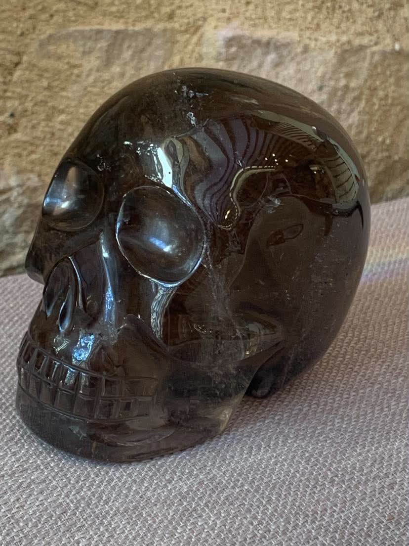 Crâne de cristal en quartz fumé