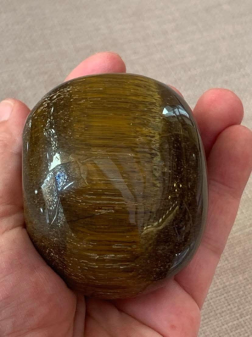 Crâne de cristal en œil de tigre