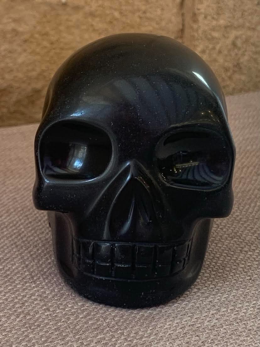 Crâne de cristal en obsidienne noire