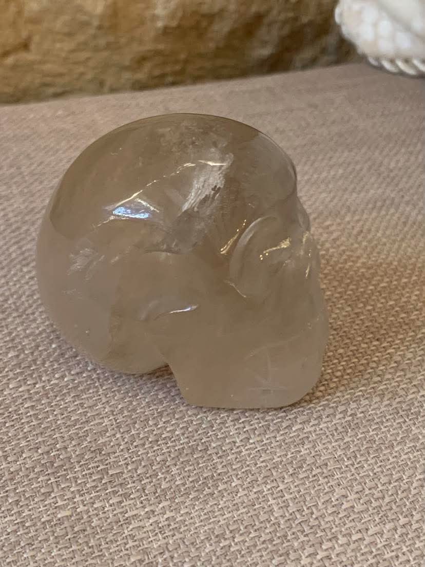 Crâne de cristal en quartz fumé