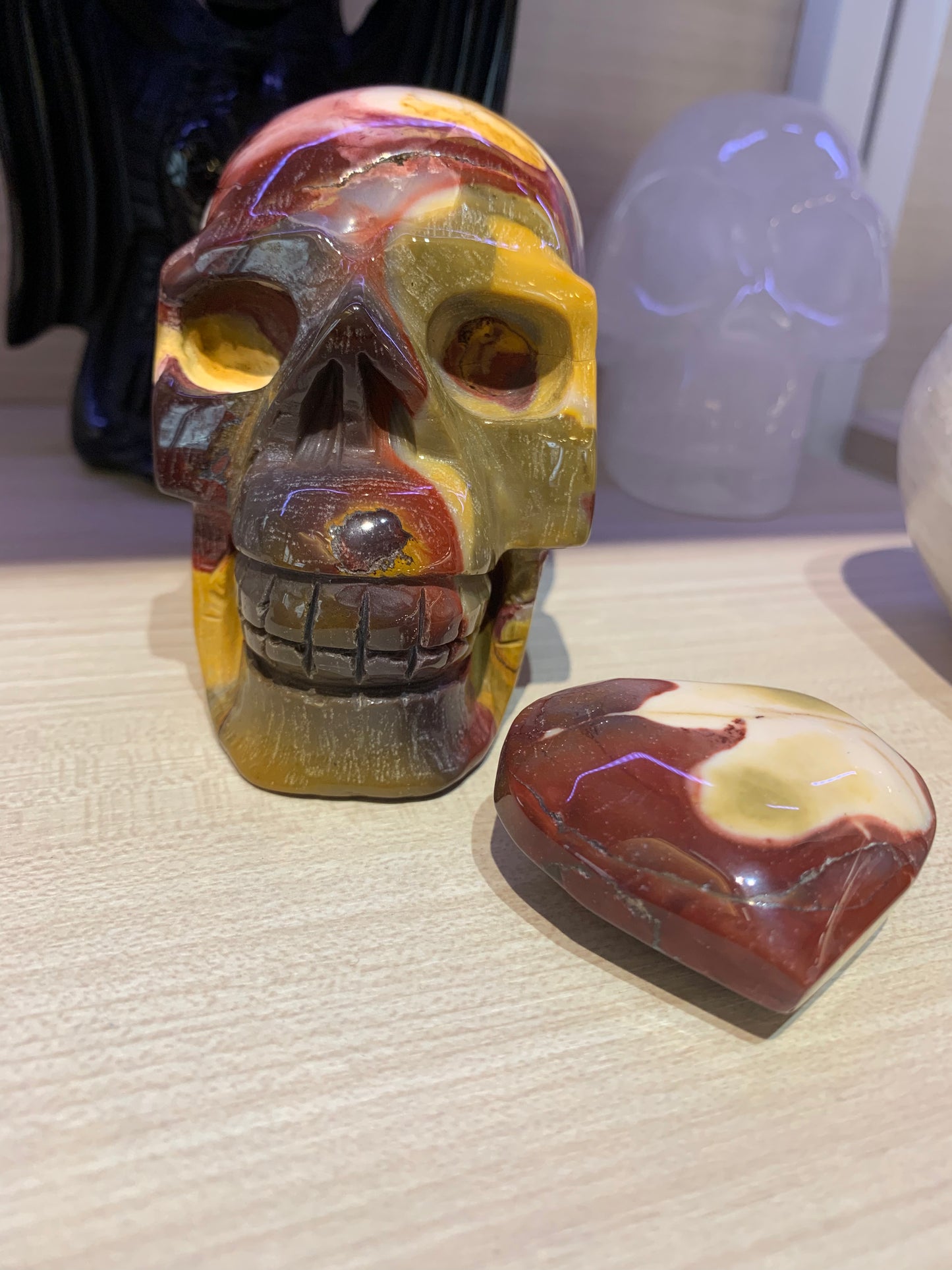 Crane de cristal en mookaite avec son cœur + encens