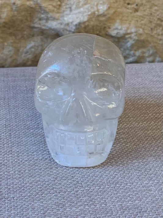 Crâne de cristal en quartz légèrement fumé