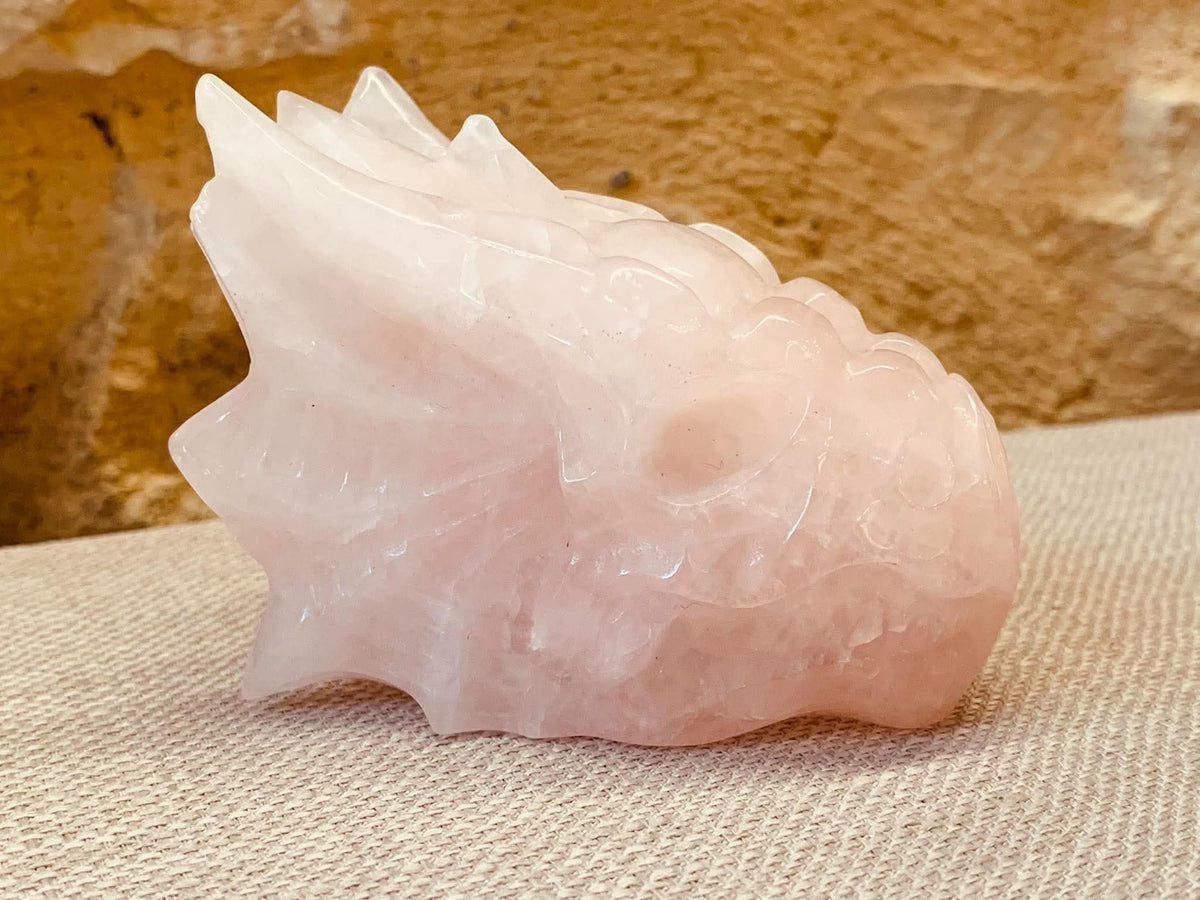 Crâne de dragon en quartz rose