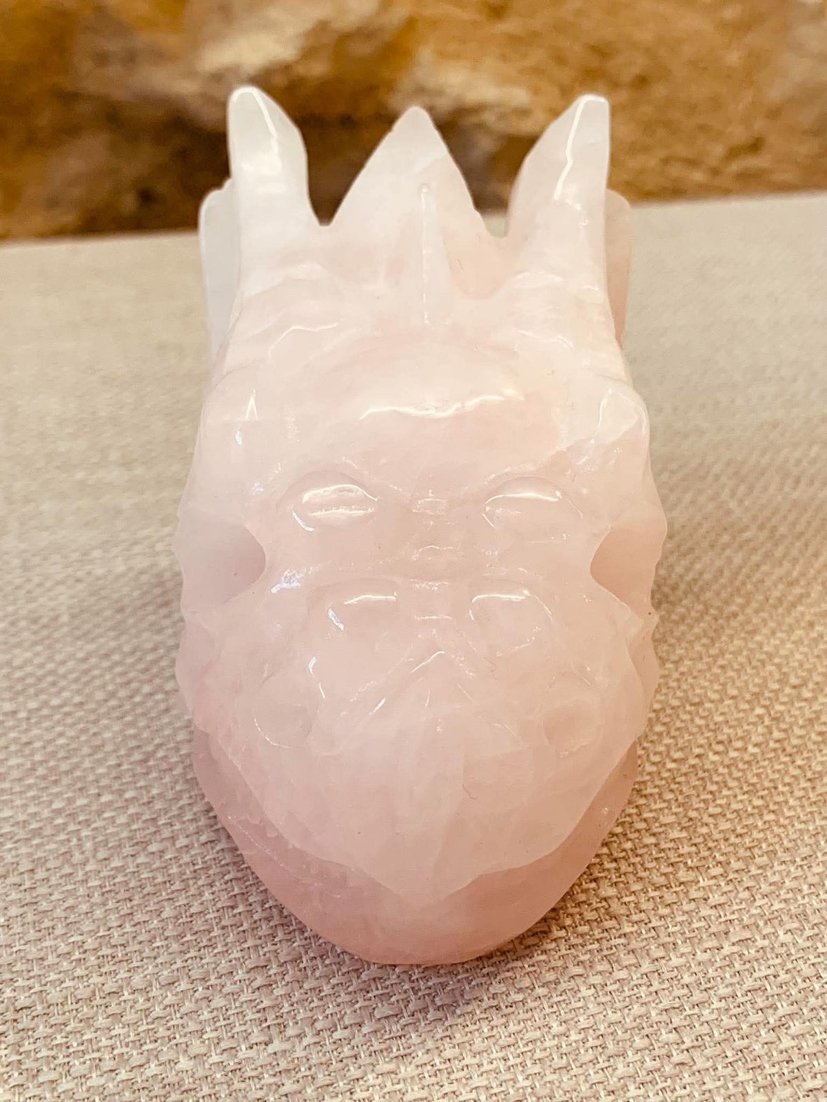 Crâne de dragon en quartz rose