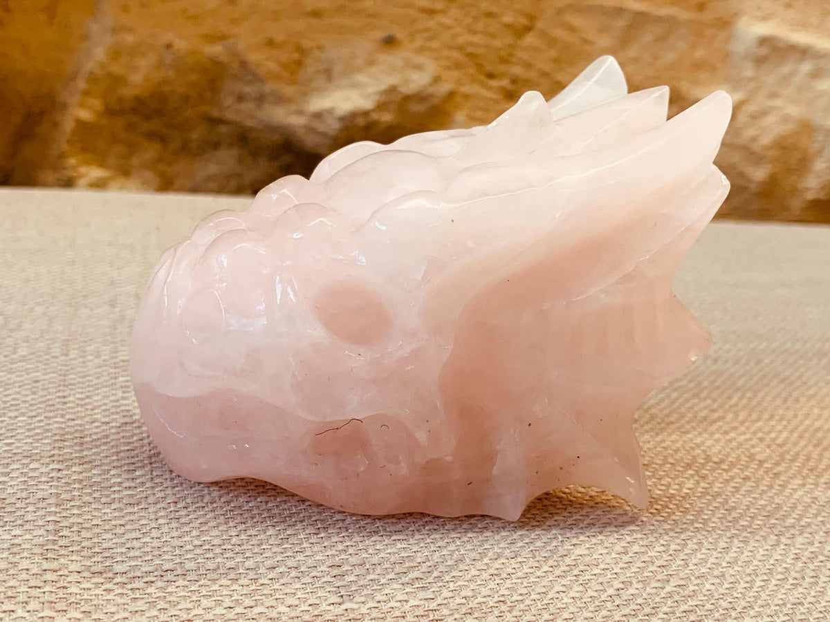 Crâne de dragon en quartz rose