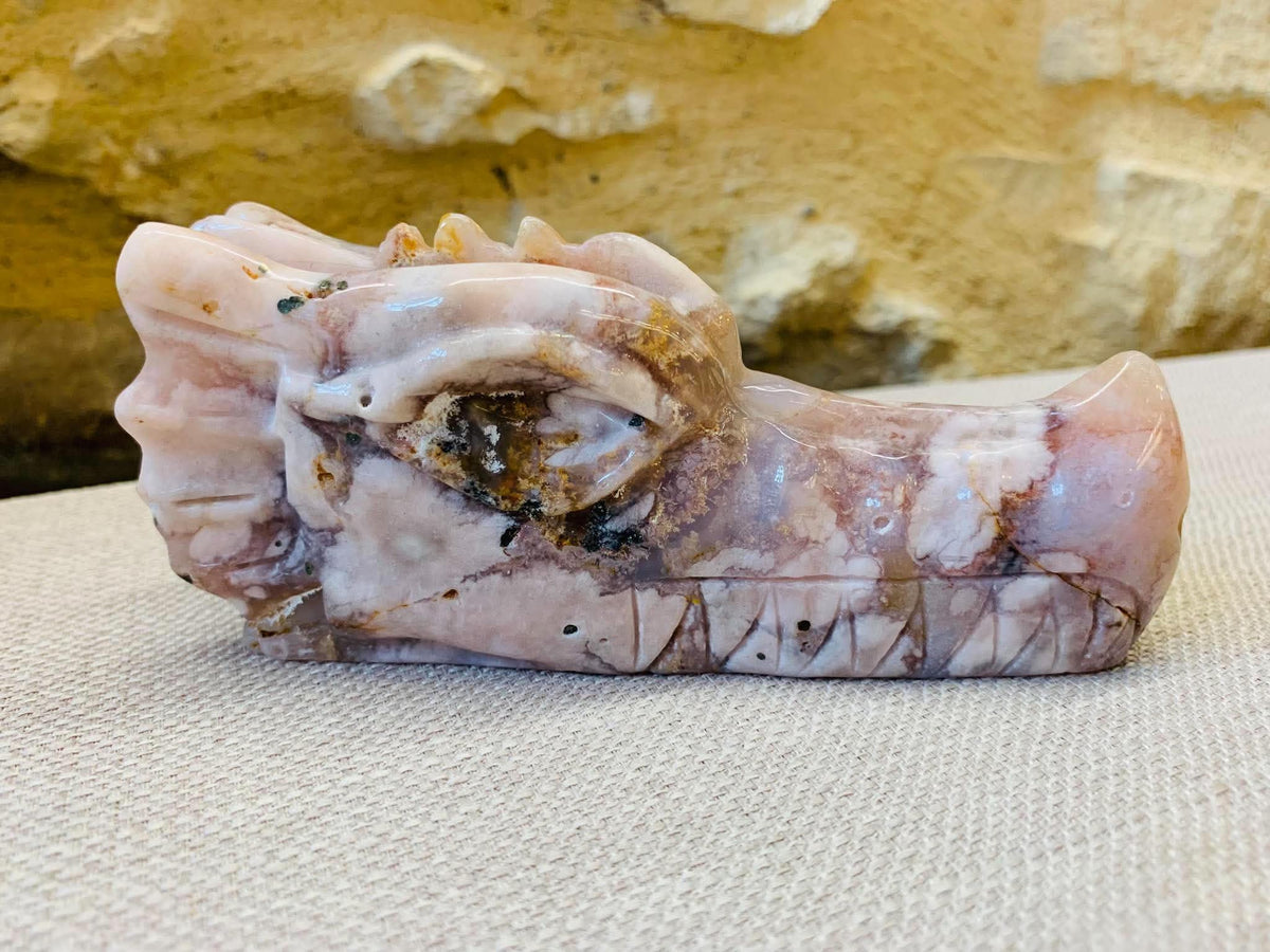Crâne de dragon en agate fleur