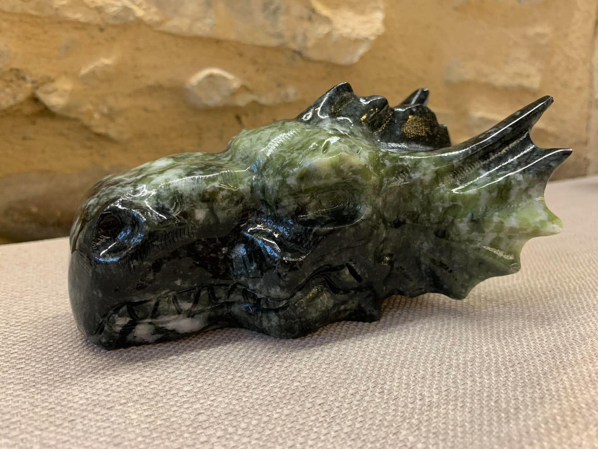 Crâne de dragon en jade vert. ☺️ « prix mini »