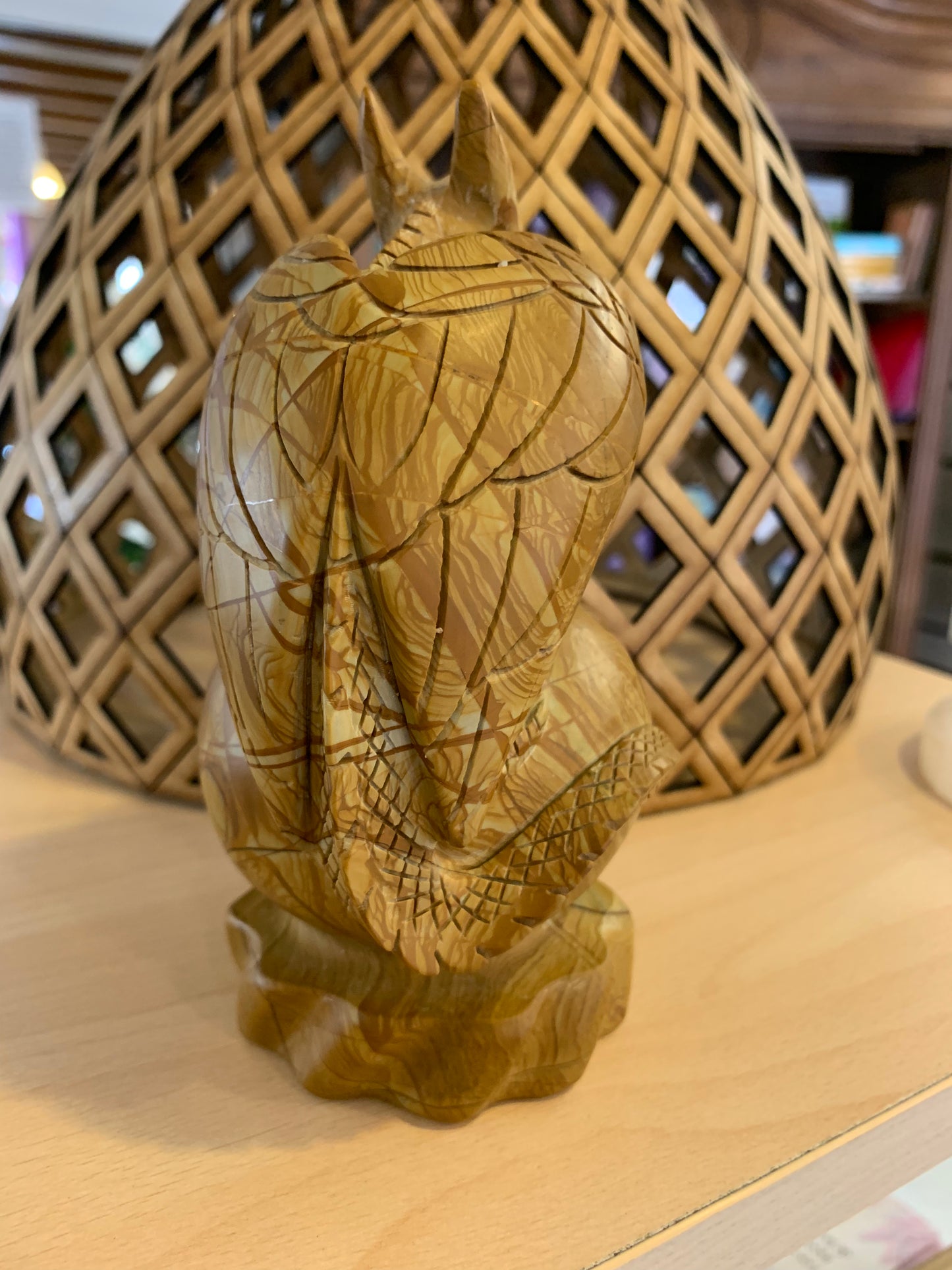 Dragon en bois fossilisé