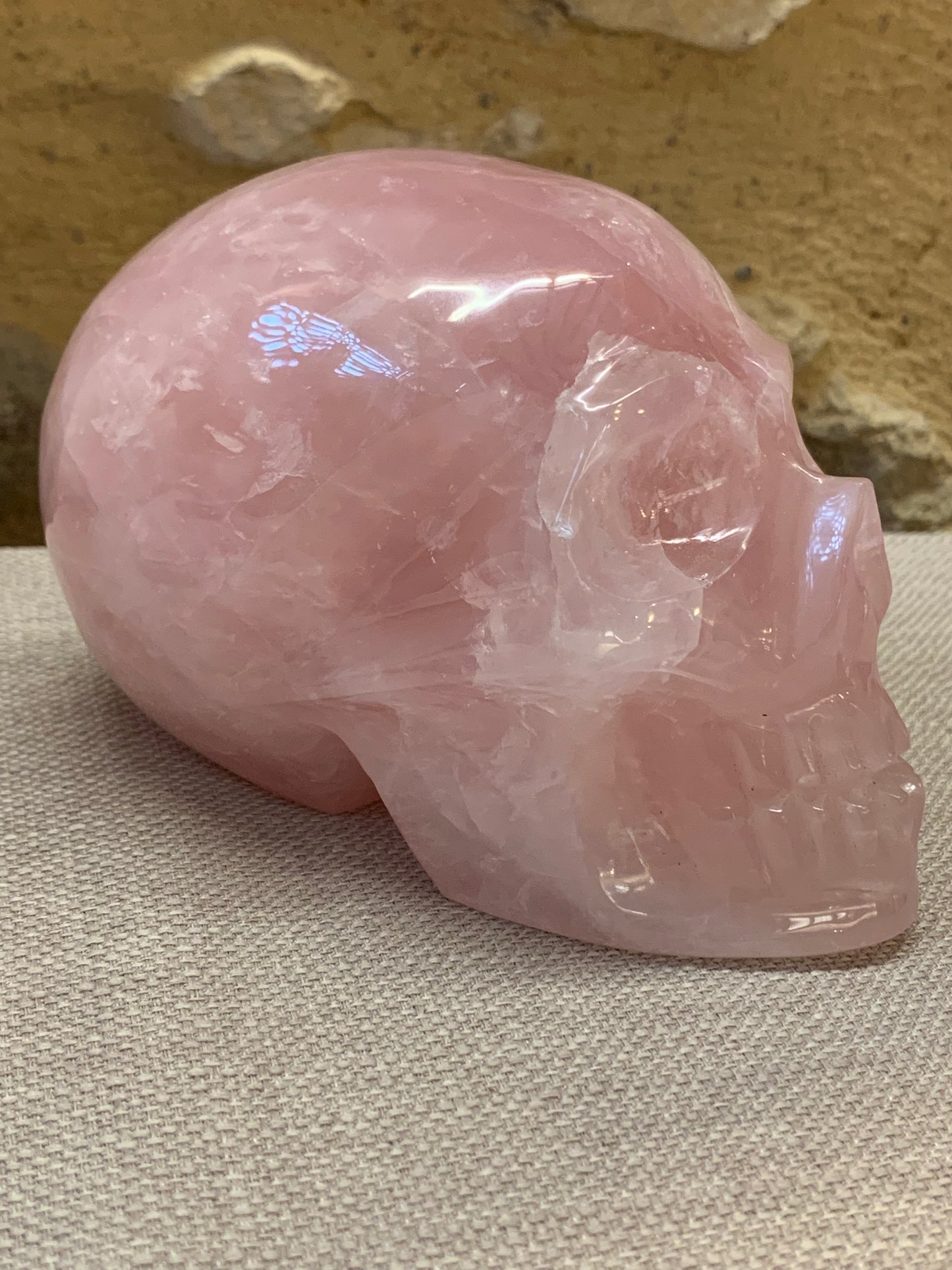 Crâne de cristal en quartz rose