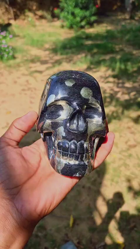 PRÉCOMMANDE Crâne de cristal en pyrite